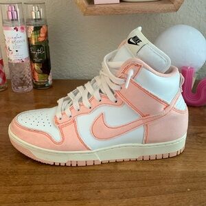 Pink nike dunks